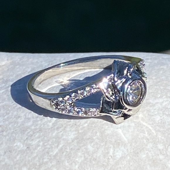 Lotus flower ring Cubic zirconia S925 Silver size 6 brand new - Picture 3 of 13